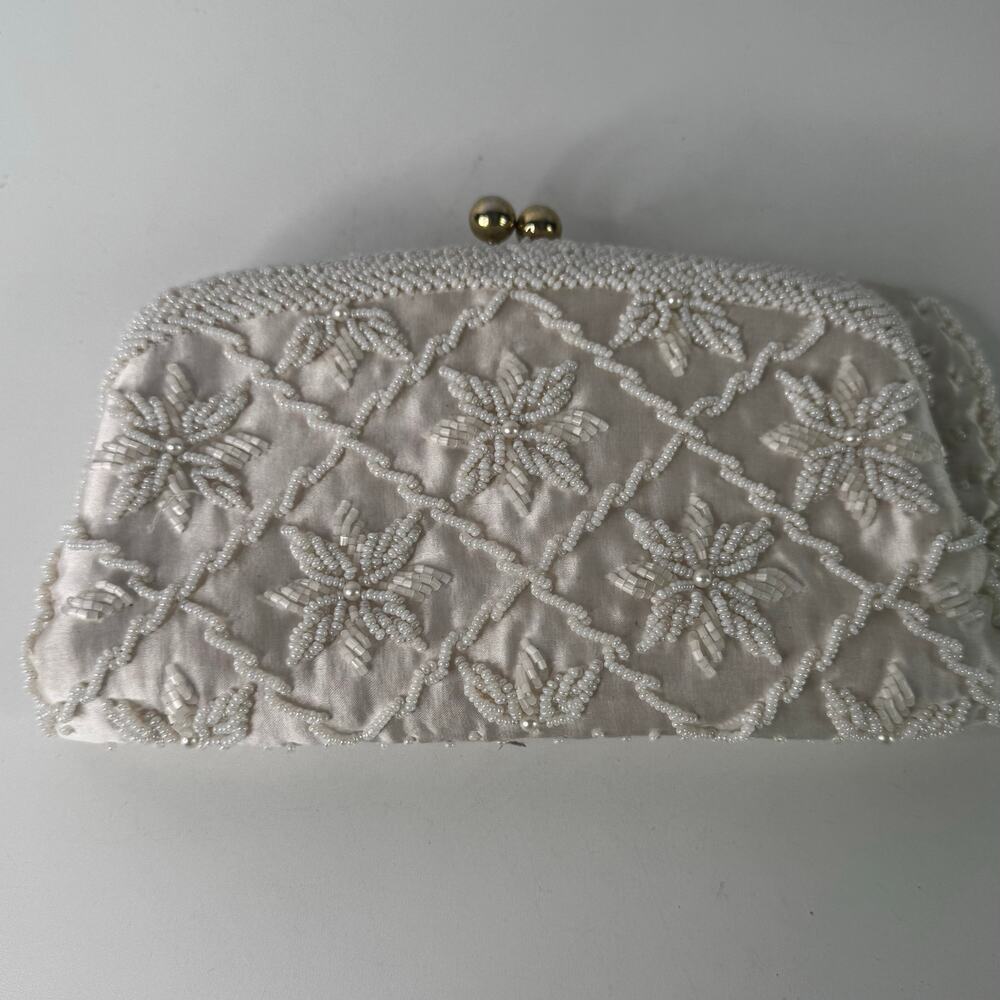Vintage Mid Century Beaded  Clutch Folding Lock Satin Lining Prom Wedding READ